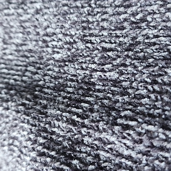 Urban Outfitters Chenille Open Oversized Cardigan - Picture 2 of 7